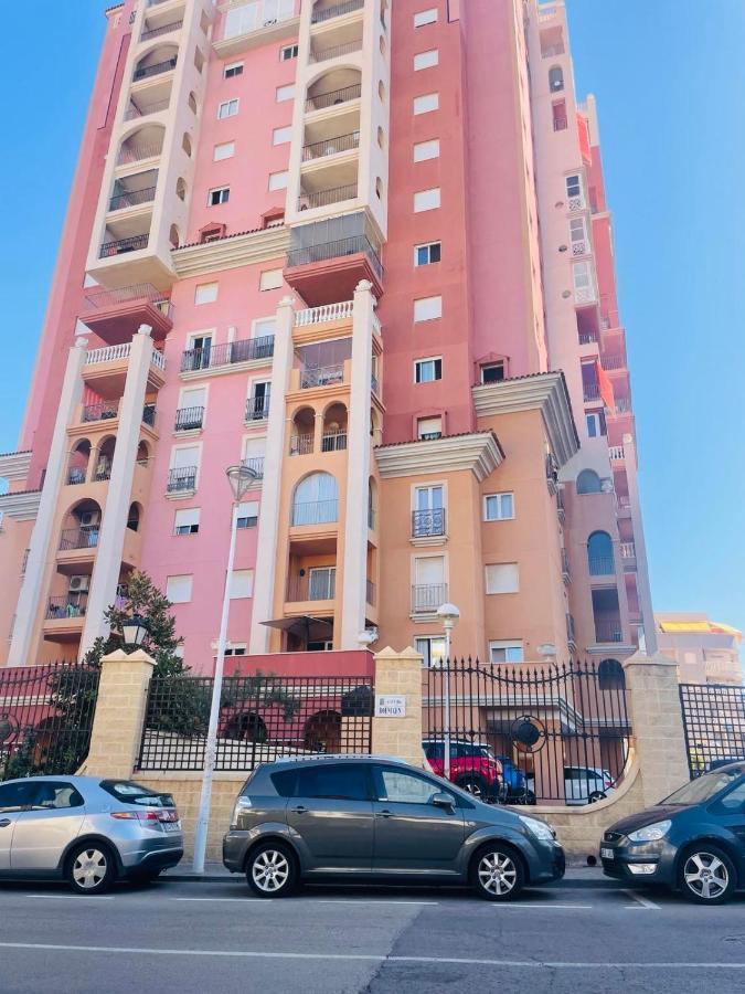 Beach Apartament In Торевьиа Экстерьер фото