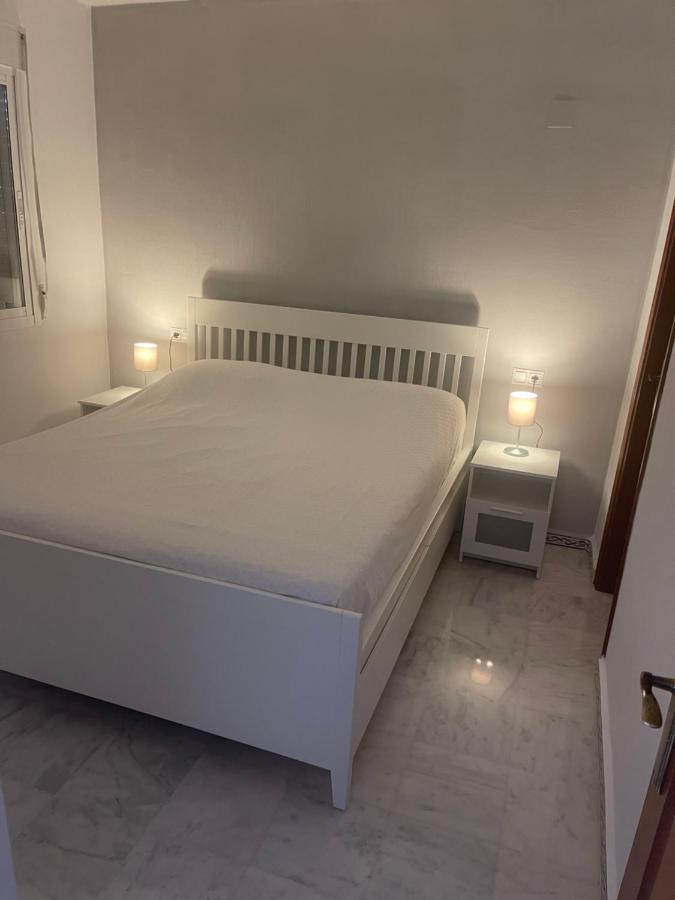 Beach Apartament In Торевьиа Экстерьер фото